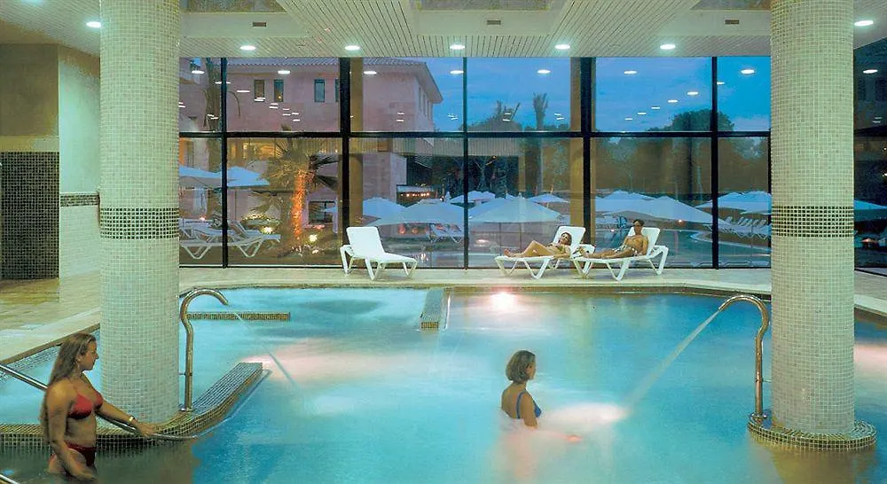 Illot Park & Spa カラ・ラトハダ 4*,