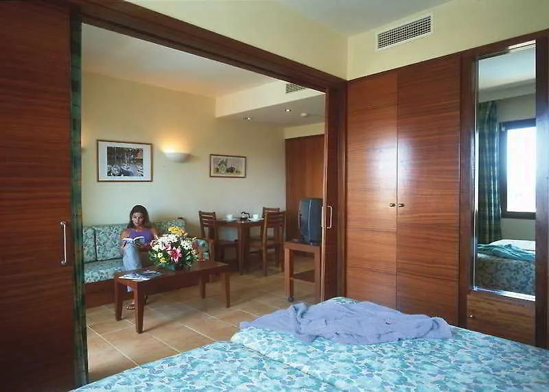 Illot Park & Spa كالا راتخاذا 4*,  إسبانيا