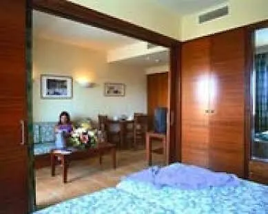 فندق Illot Park & Spa كالا راتخاذا